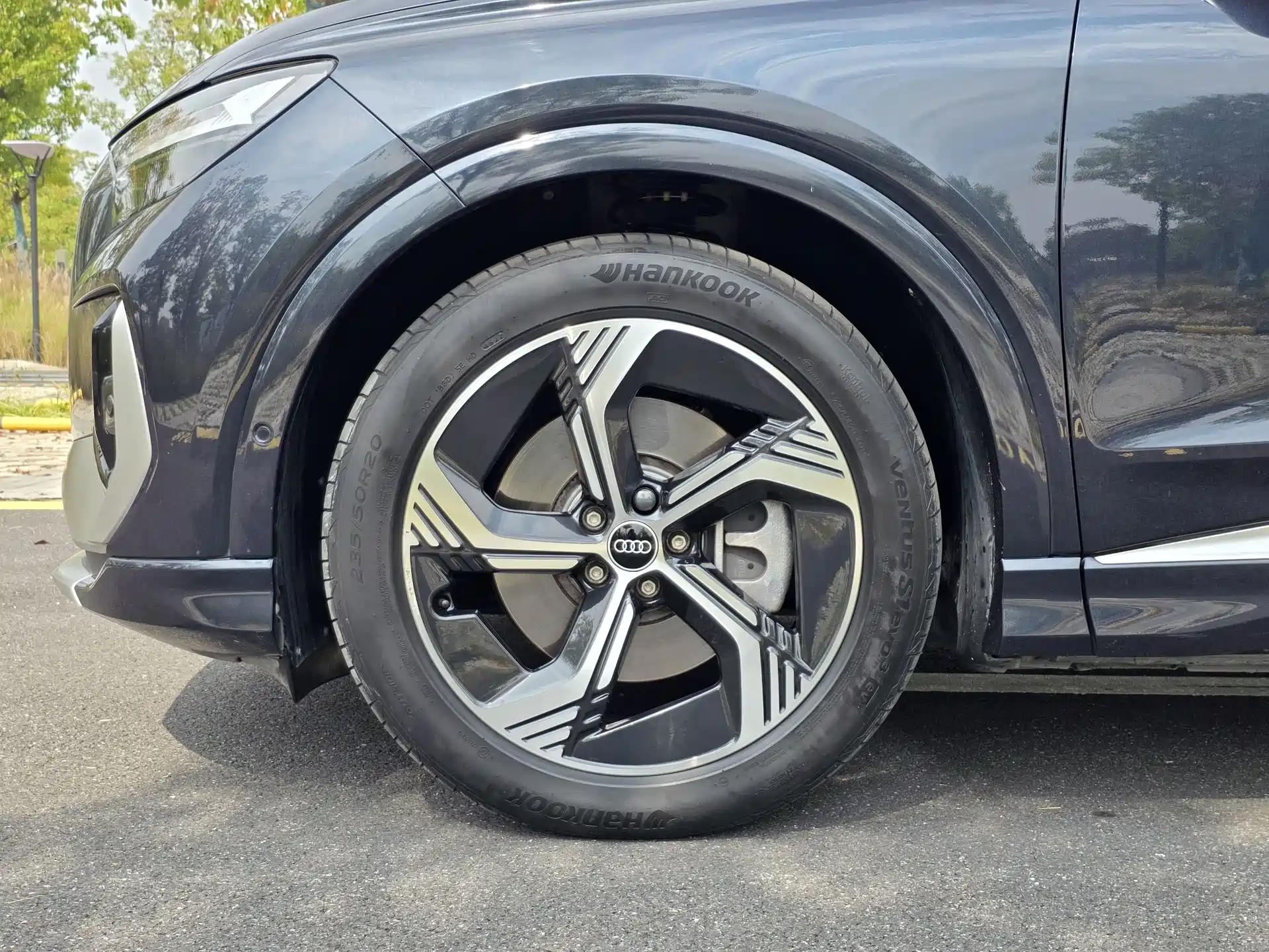 Photo 25 - Audi Q4 e-tron