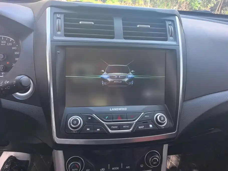 Landwind X5 2016 2016 Plus 1.5T CVT Innovation Edition