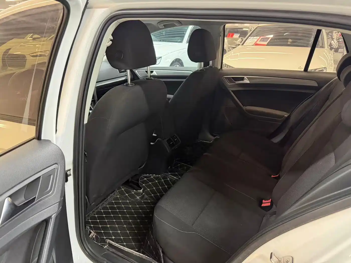 Фото 7 - Volkswagen Golf