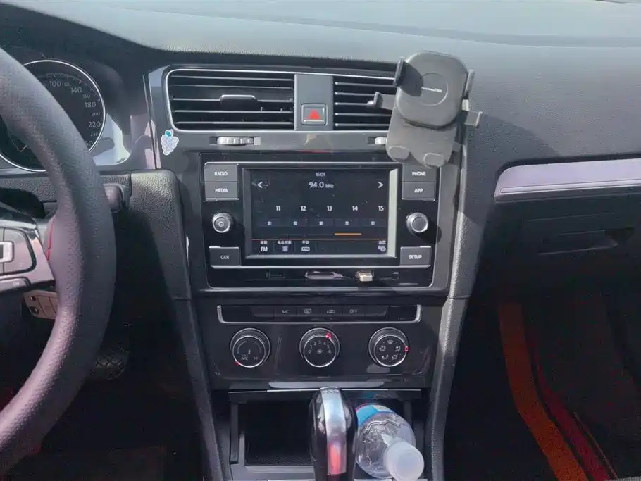 Volkswagen Golf 2018 230TSI Automatic Luxury фото 13