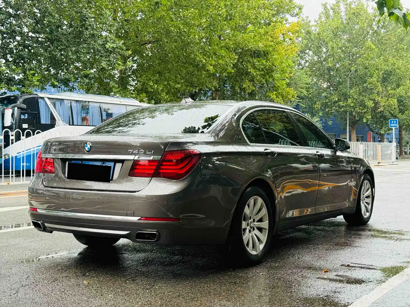 BMW 7 Series 2013 Model 740Li Luxury фото 25