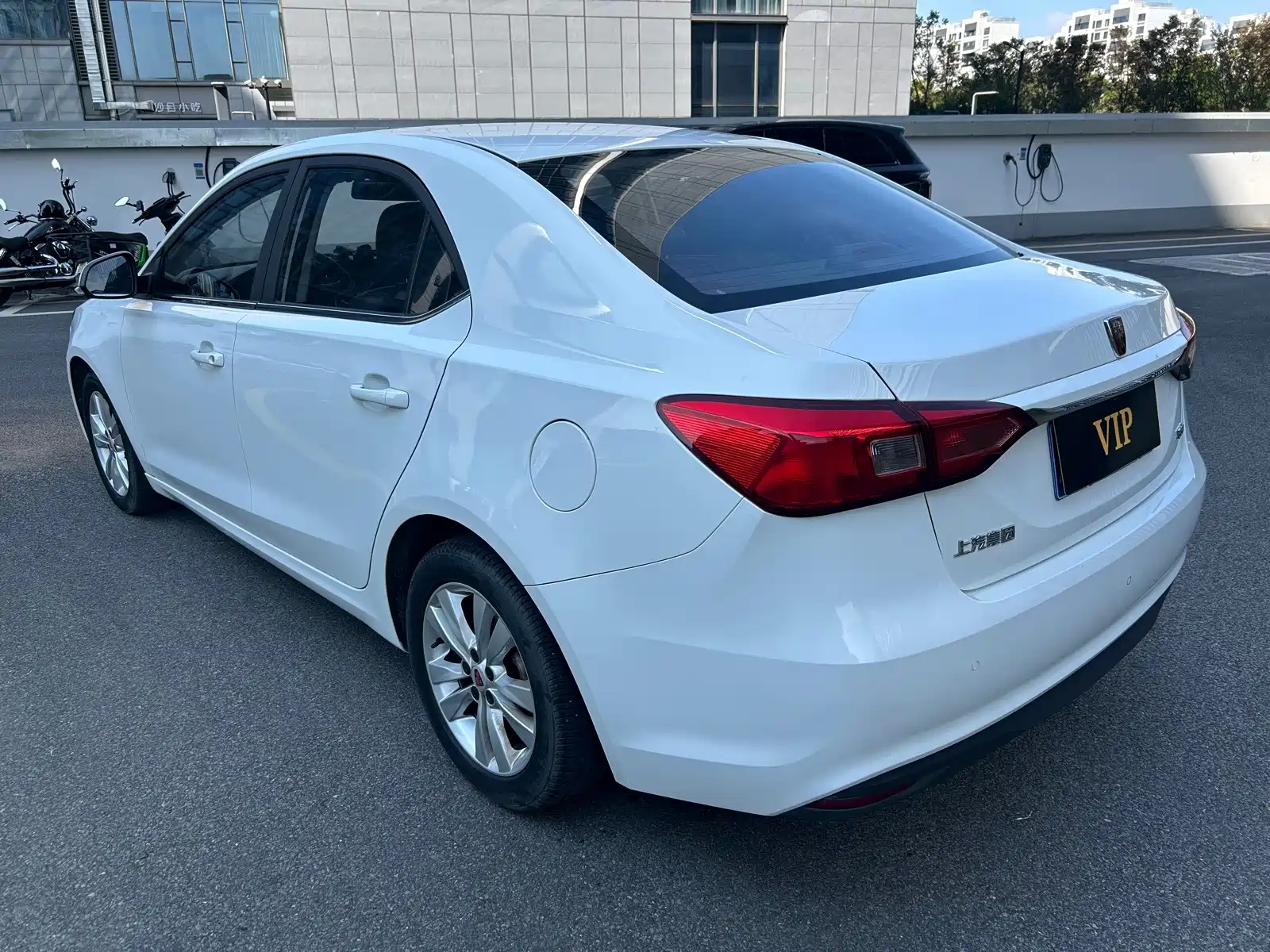 Фото 4 - Roewe 360