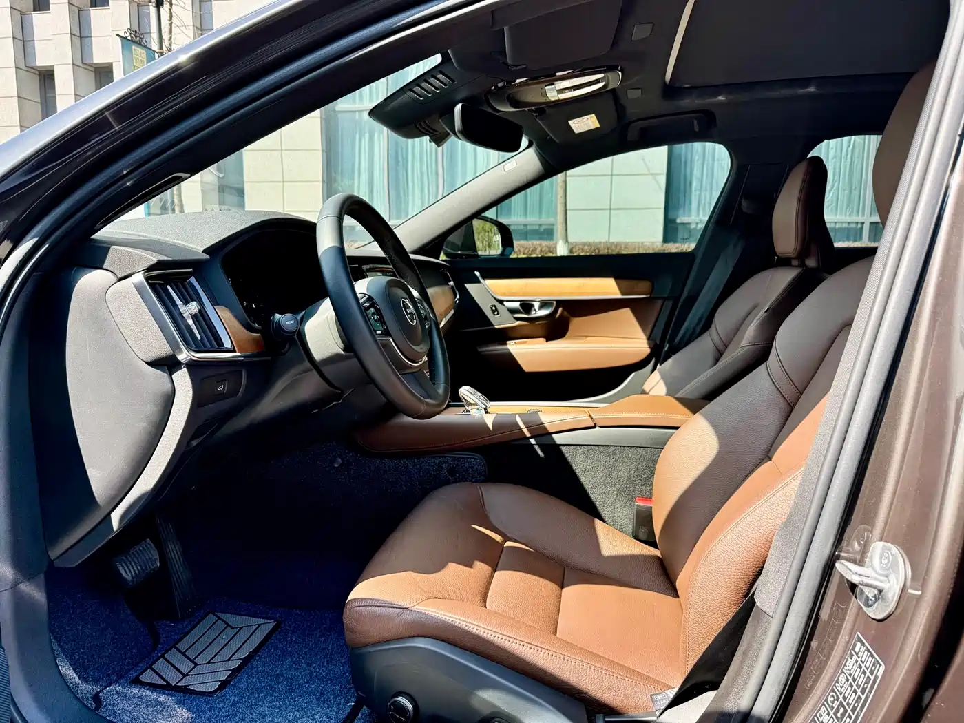 Фото 4 - Volvo S90
