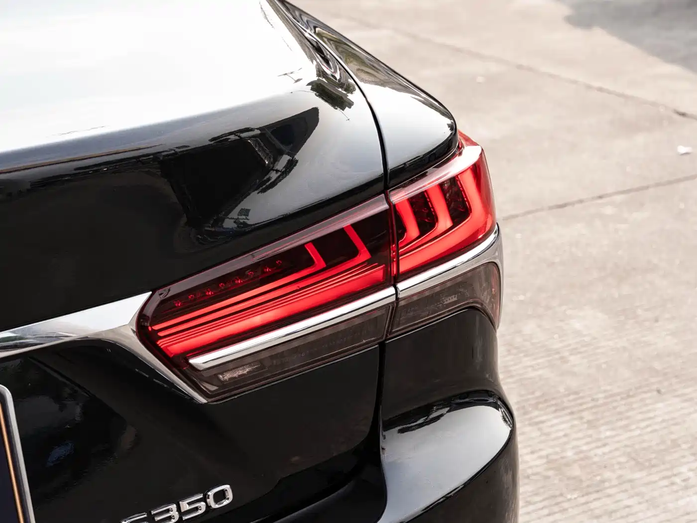 Фото 7 - Lexus LS