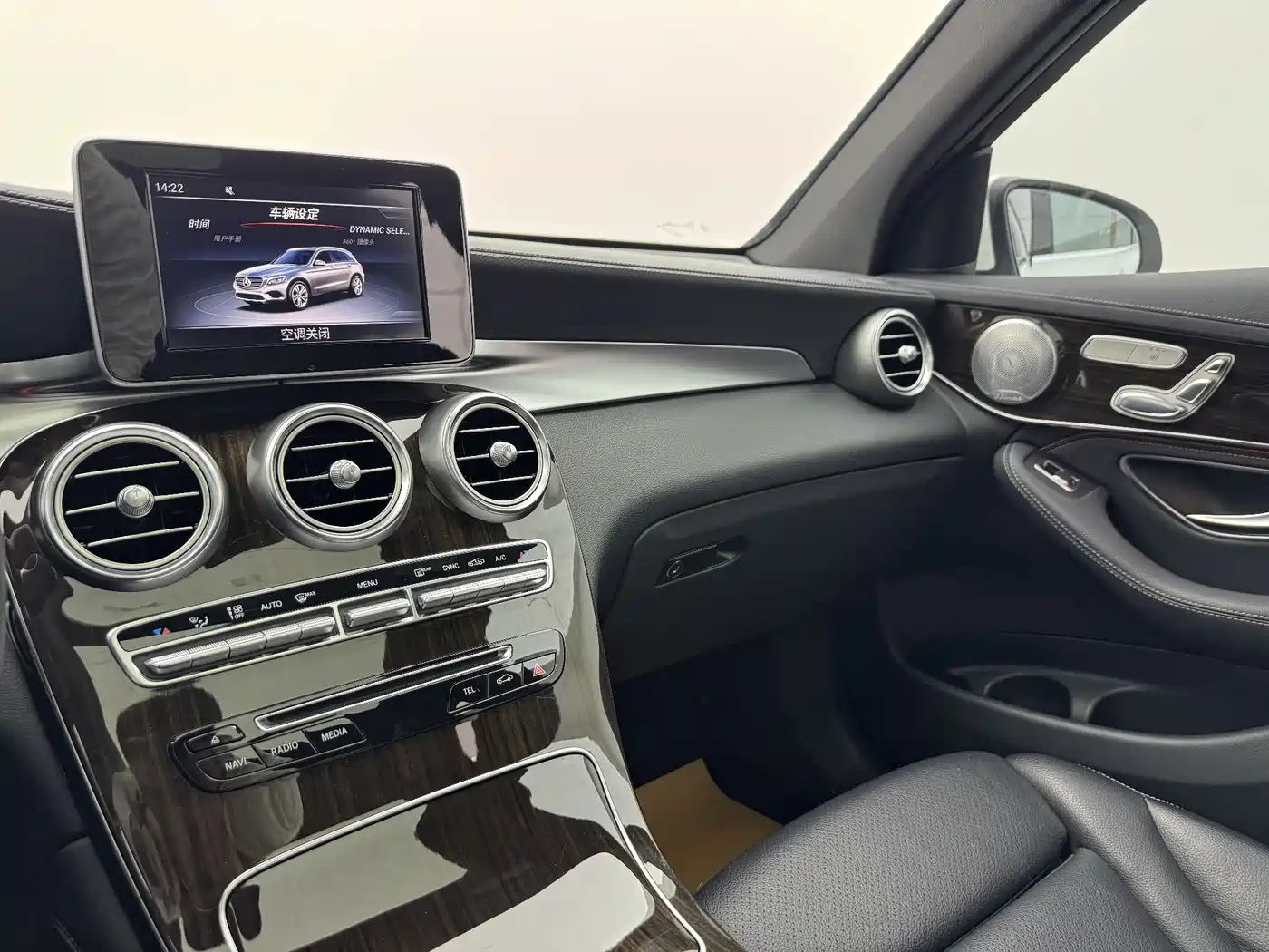 Mercedes-Benz GLC 2016 GLC 260 4MATIC Luxury фото 26