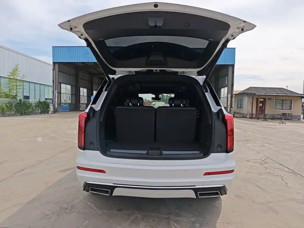 Photo 19 - Cadillac XT6