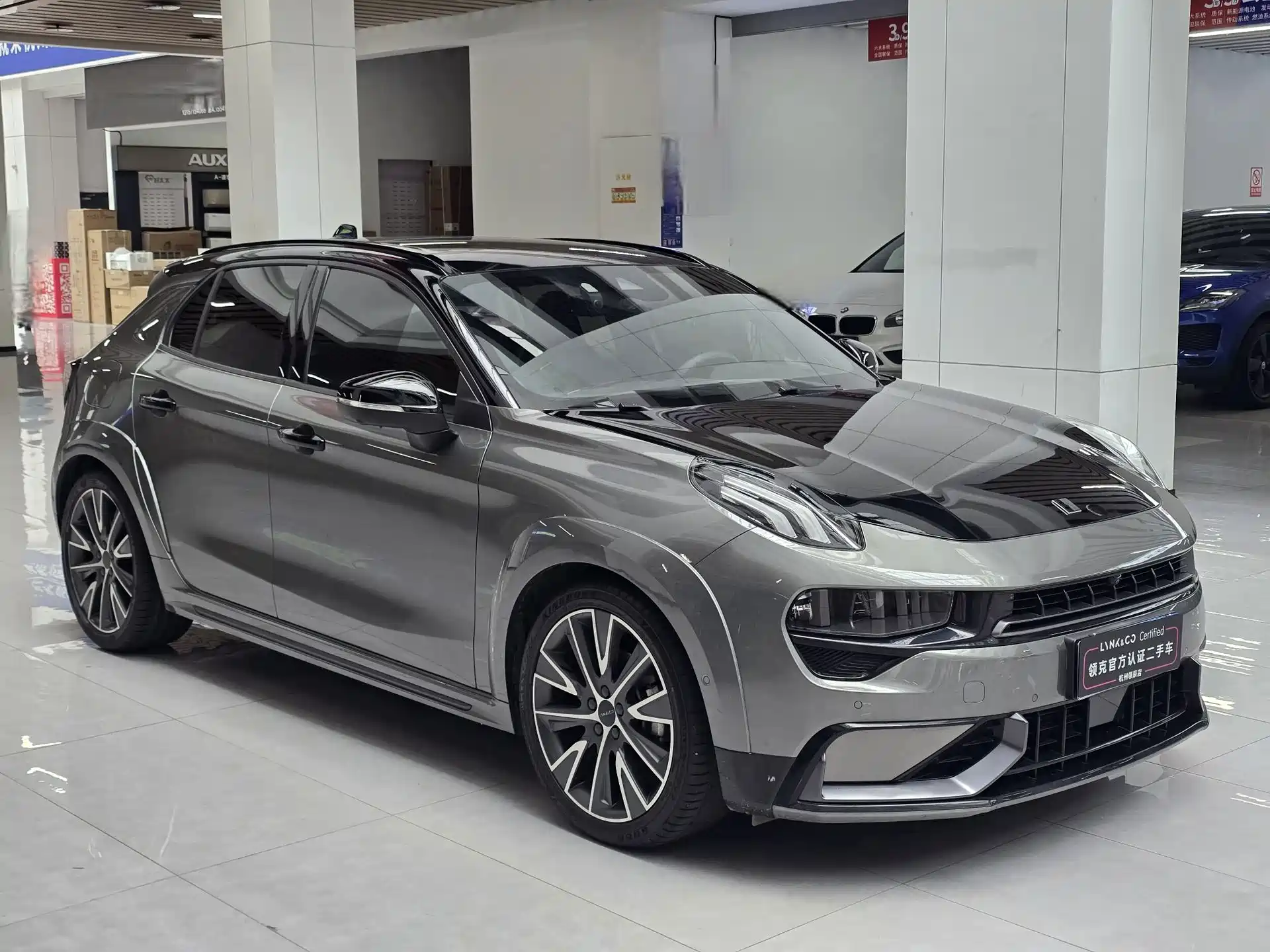 Фото 2 - Lynk & Co 02 Hatchback