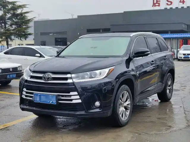 TOYOTA HIGHLANDER