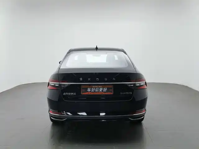 Škoda Superb 2025 Model TSI280 DSG Premium Edition — фото 4