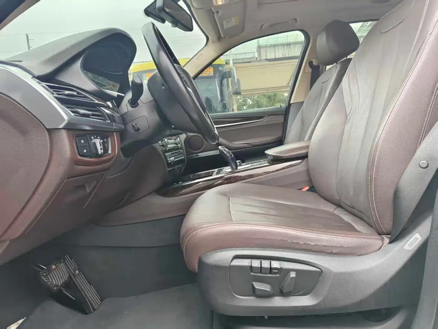BMW X5 (Import) 2018 xDrive28i фото 4