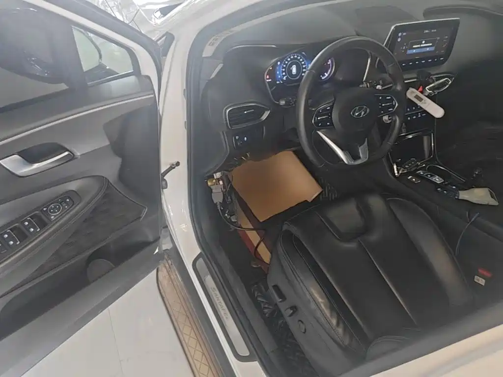 صورة 16 - Hyundai Santa Fe