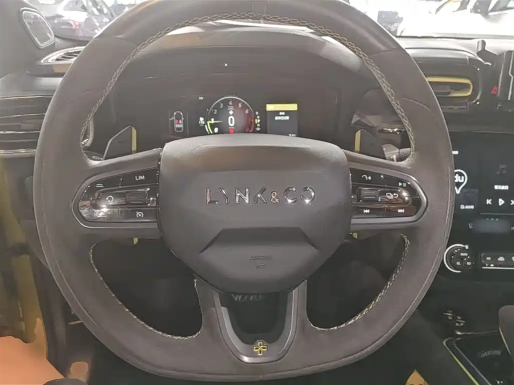 Lynk & Co 03 2020 03+ 2.0TD Auto Wind Master Edition фото 11