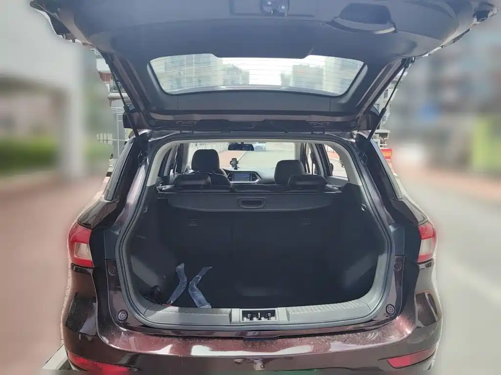 GAC Trumpchi GS4 2015 2015 200T G-DCT Comfort Edition