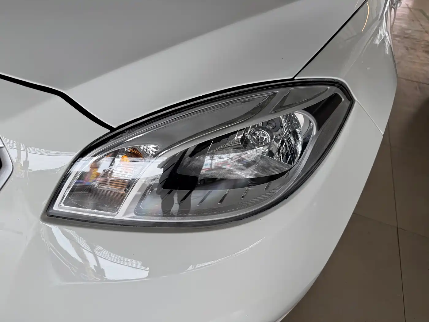 Zhonghua H330 2015 2013 1.5L Automatic Luxury