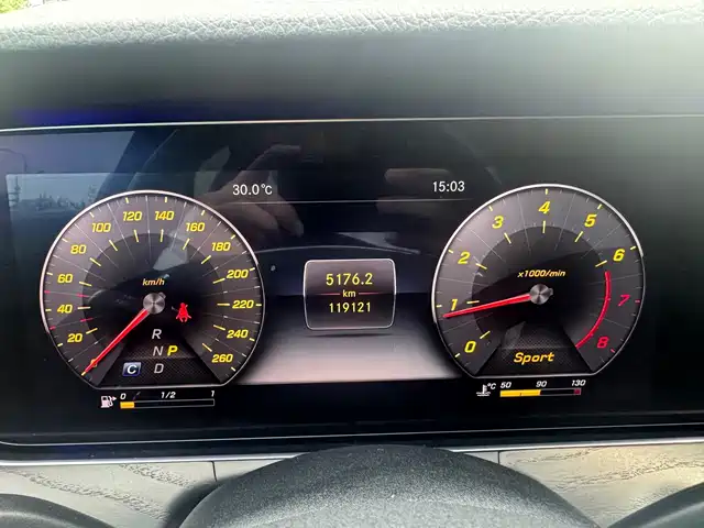 Mercedes-Benz E-Class 2019 E 200 L Sport — фото 4