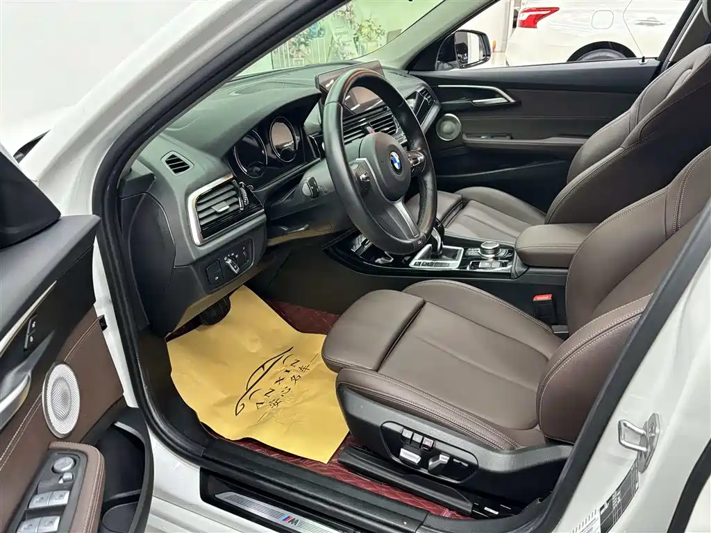 BMW 1-SERIES