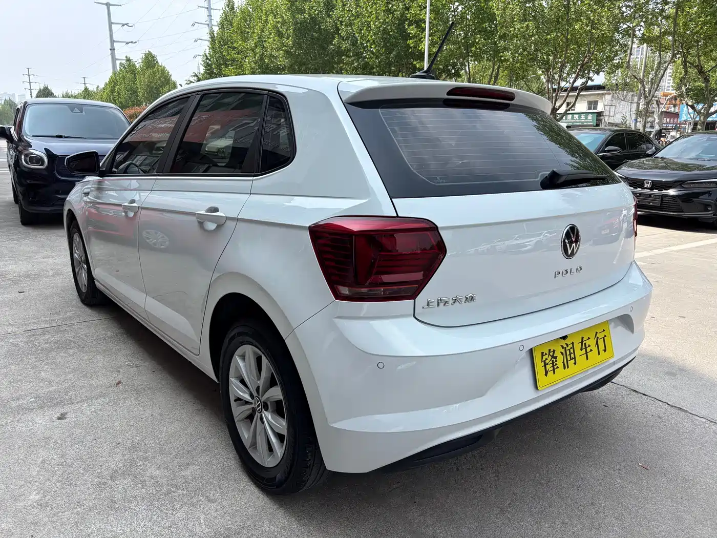 Volkswagen Polo 2021 Plus 1.5L Automatic Colorful Tech Edition фото 4