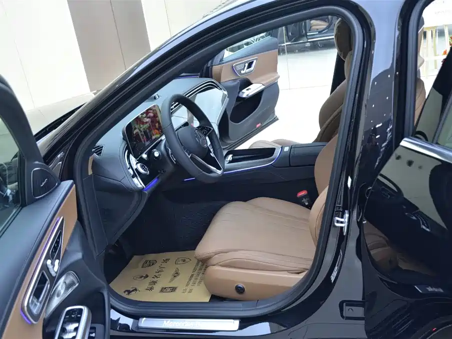 Mercedes-Benz E-Class 2026 E 300 L Luxury фото 4