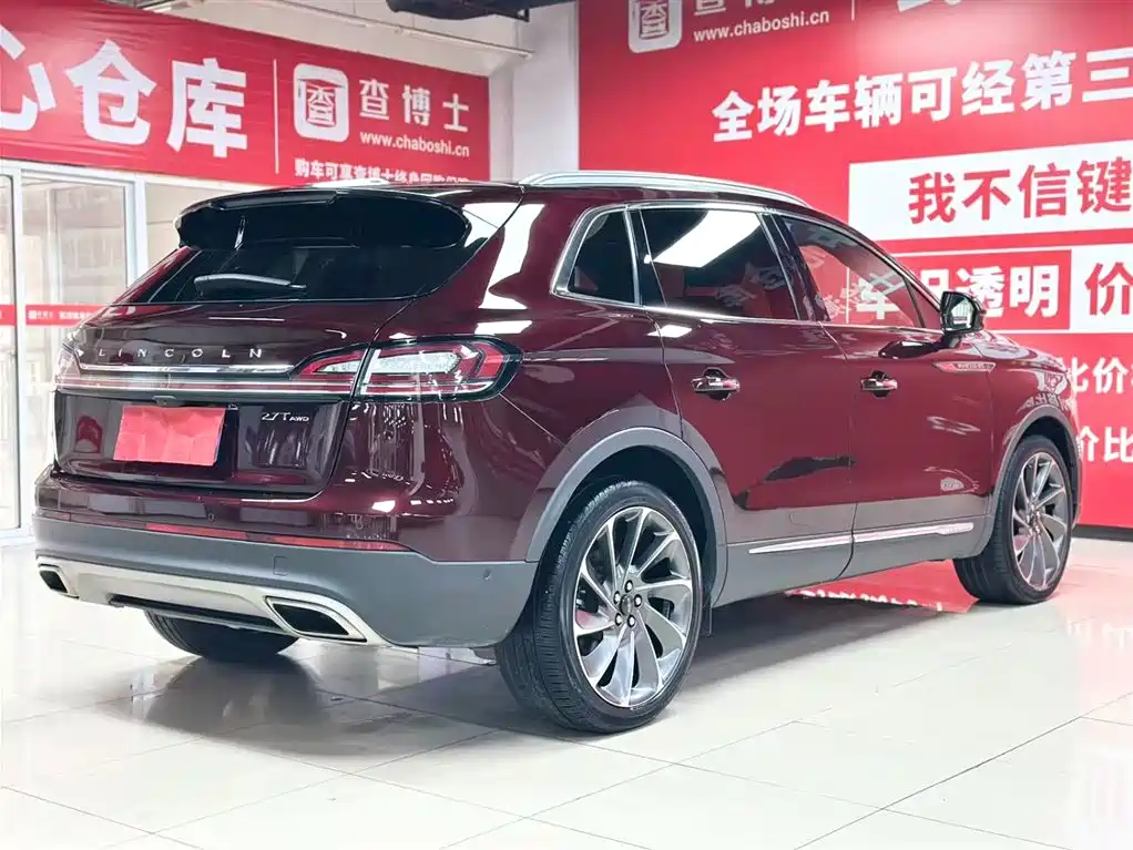 LINCOLN NAVIGATOR (IMPORT)