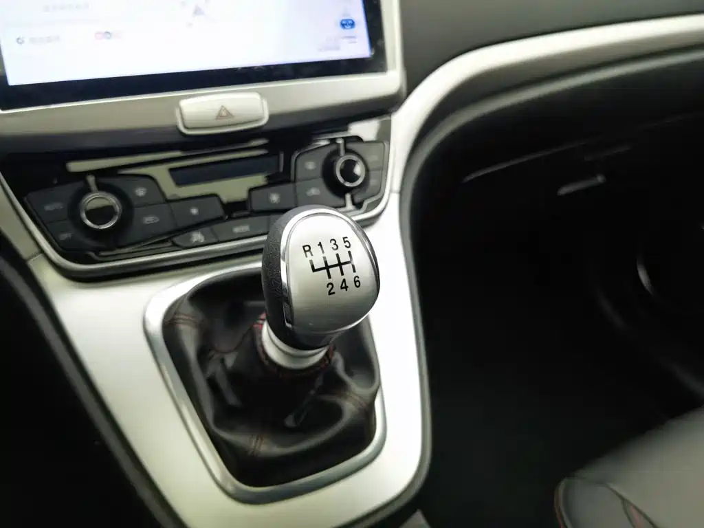 Photo 13 - Haval M6
