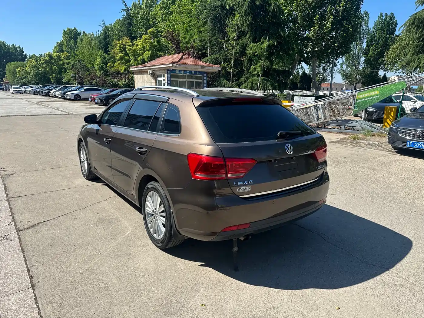 Volkswagen Lavida Tour 2013 1.6L Manual Comfort фото 6