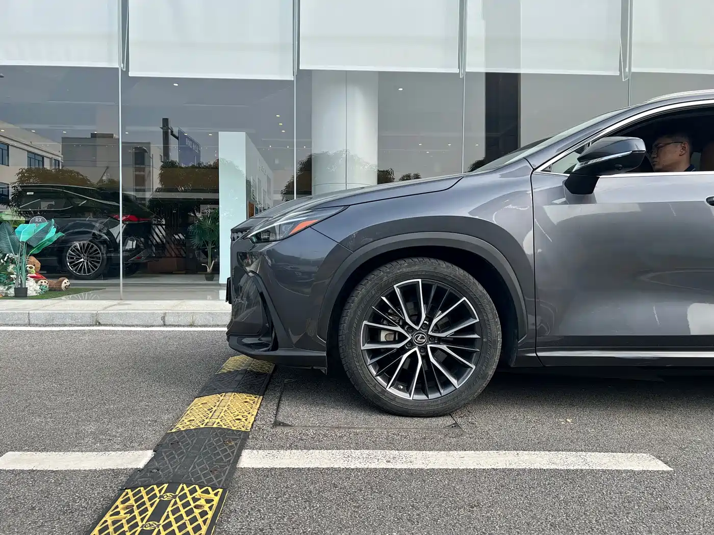 Photo 16 - Lexus NX