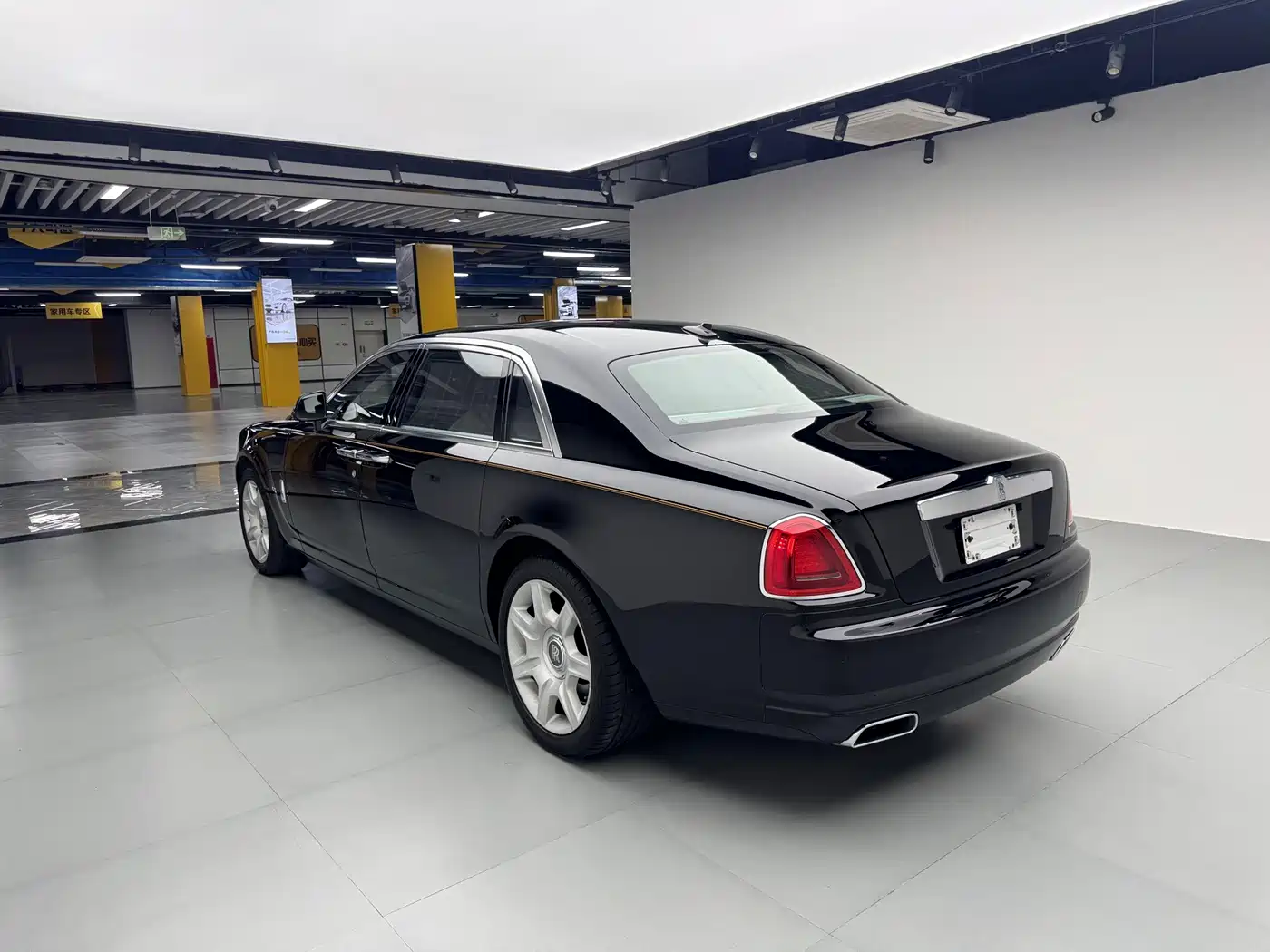 Rolls-Royce Ghost 2013 2014 6.6T Extended Edition