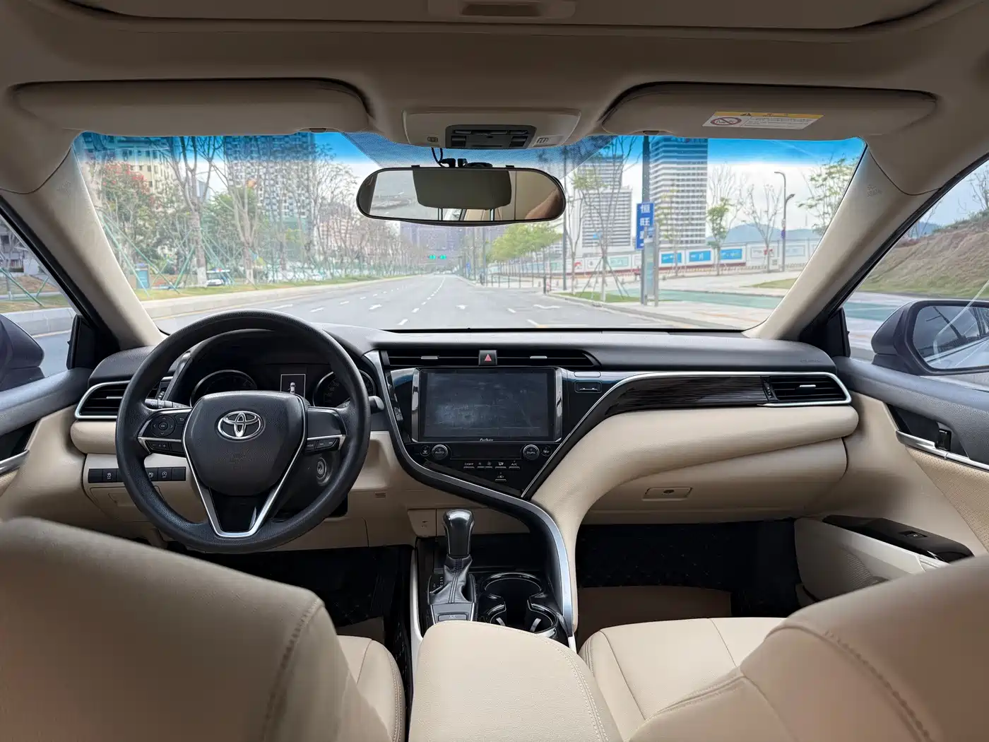 Toyota Camry 2018 2.0E Elite Edition фото 11