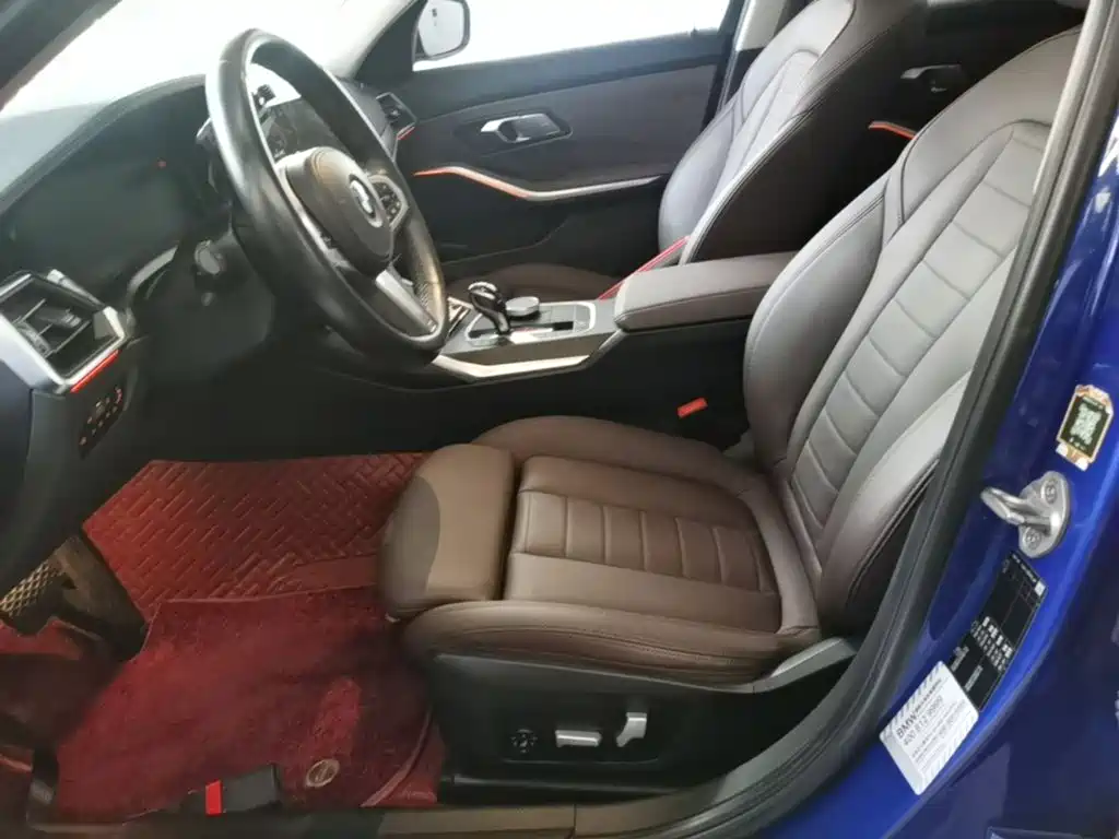 Photo 15 - BMW 3 Series