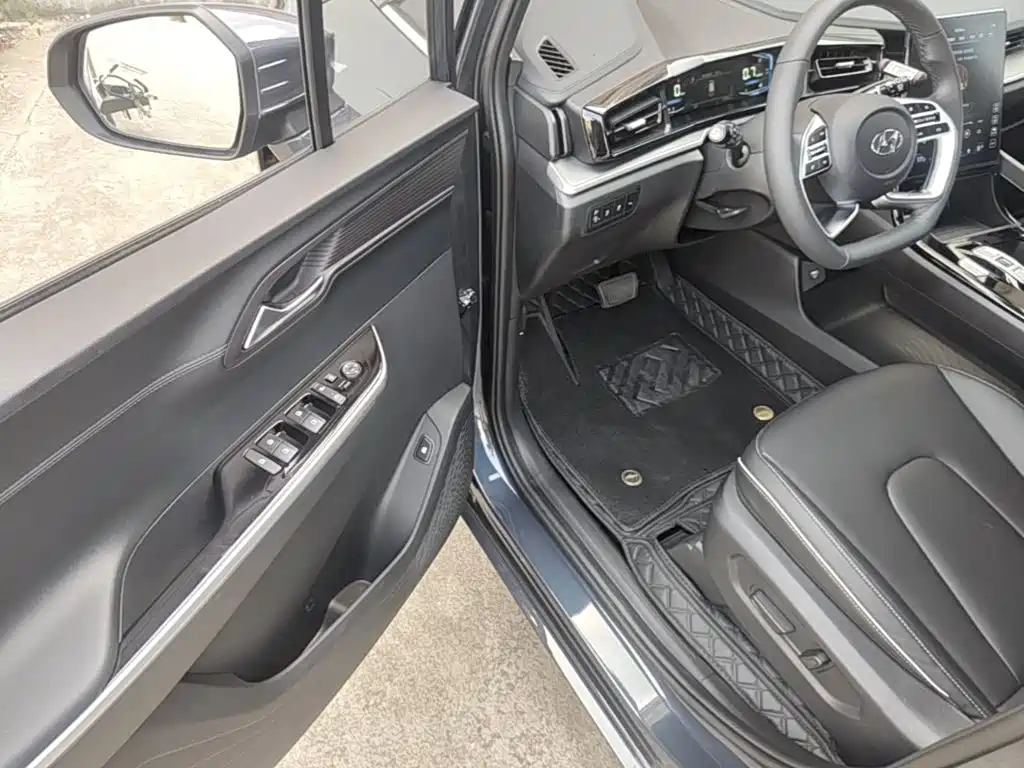 Hyundai Kustu 2026 2024 270TGDi LUX Premium Edition