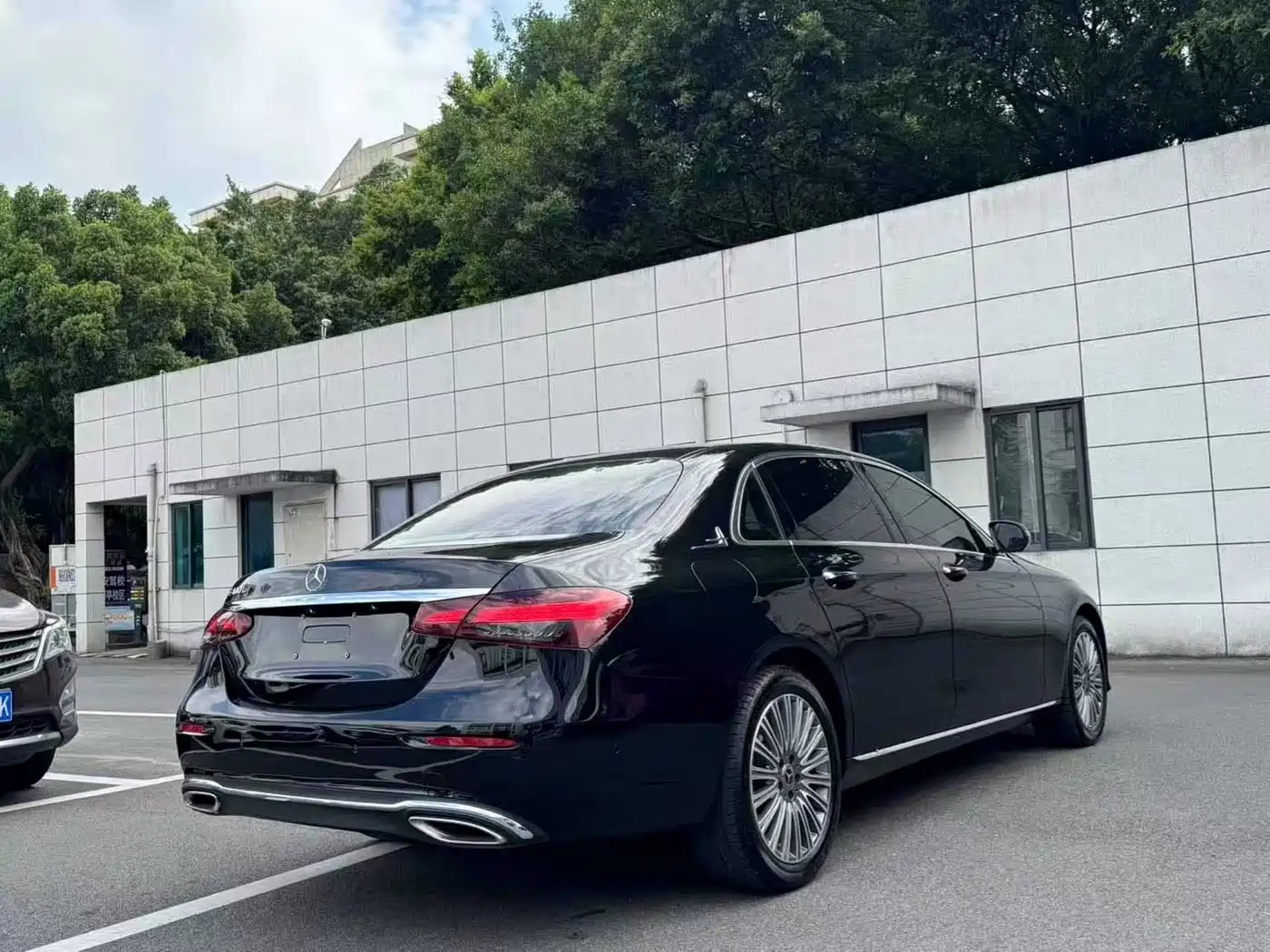 MERCEDES-BENZ E CLASS