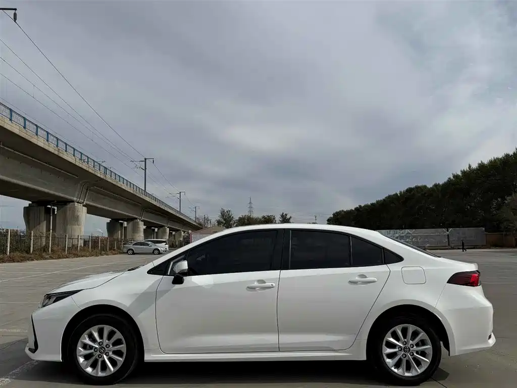 Toyota Corolla 2021 1.2T S-CVT Elite Edition фото 2
