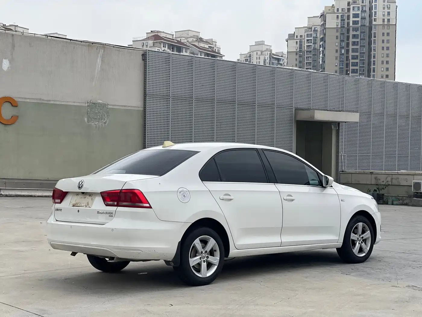 Volkswagen Santana 2015 1.6L Automatic Comfort Edition фото 4