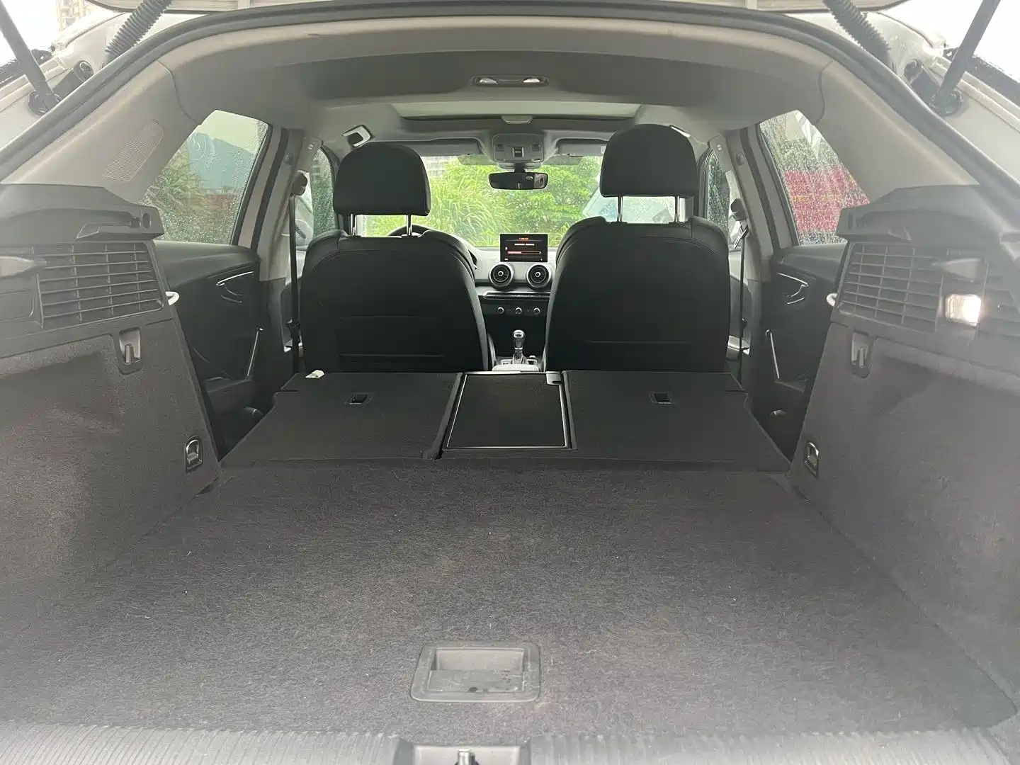 Photo 18 - Audi Q2L