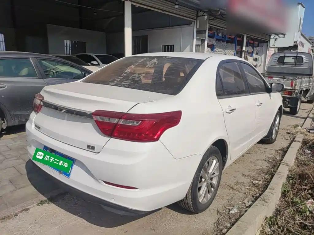 Фото 7 - Geely Vision