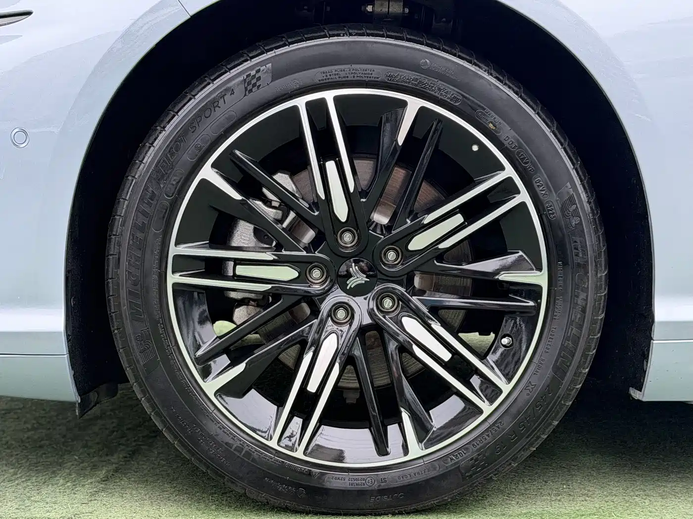 Фото 22 - Nezha Auto Nezha S