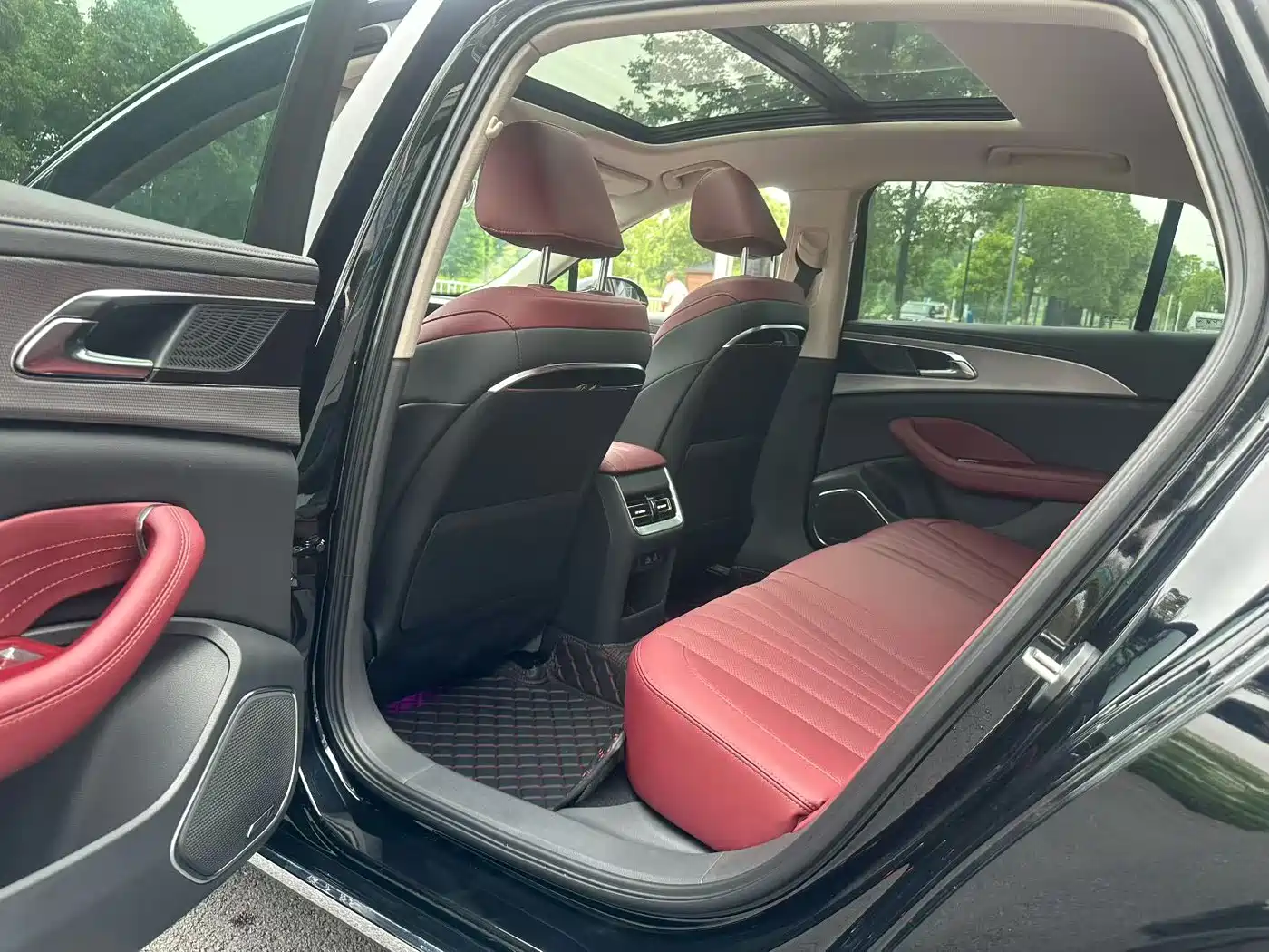 Hongqi H5 2024 1.5T DCT Smart Connect Flag Rhythm Edition фото 6