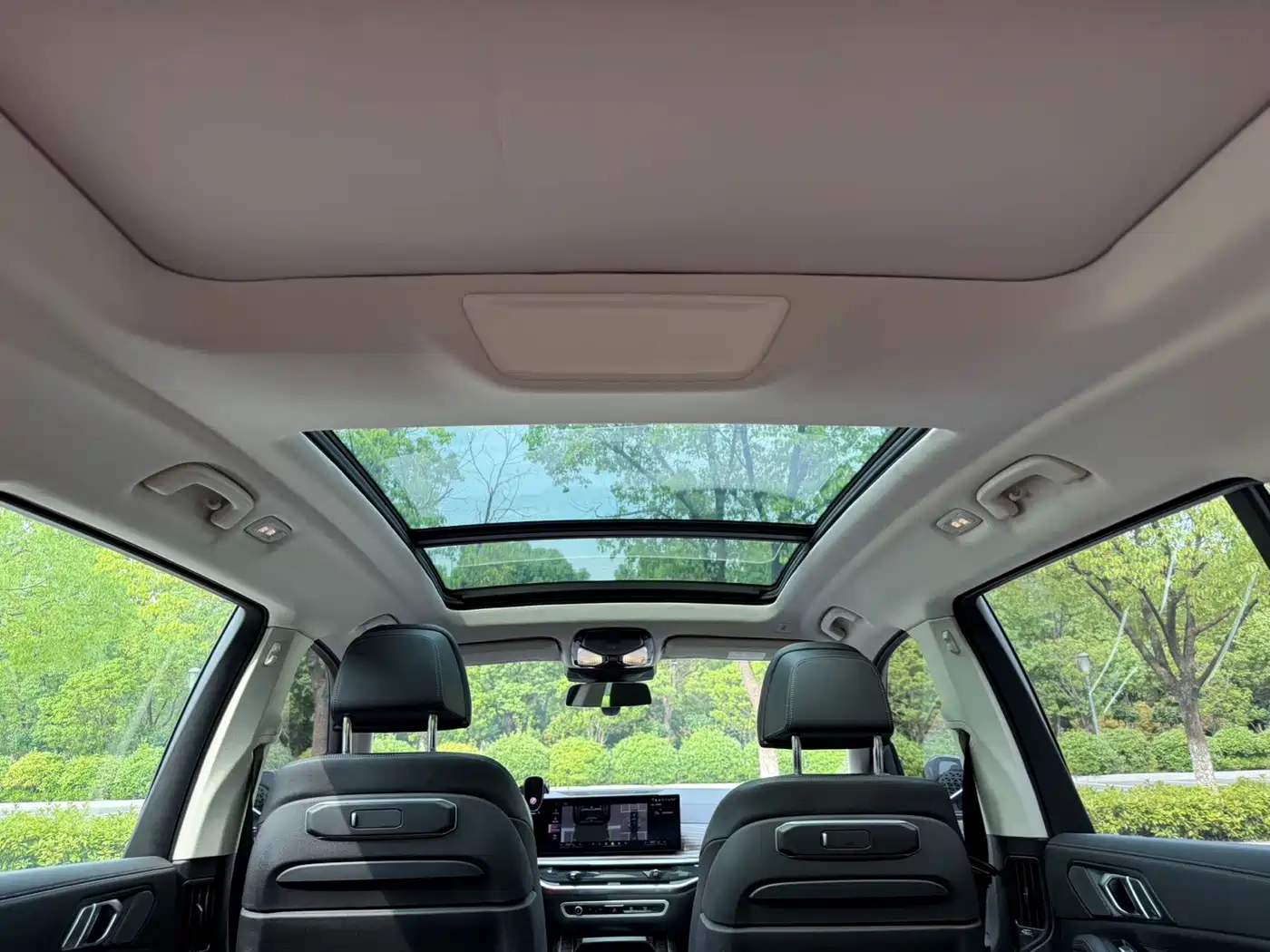 BMW X7 2024 2023 xDrive40i Leading Luxury Package