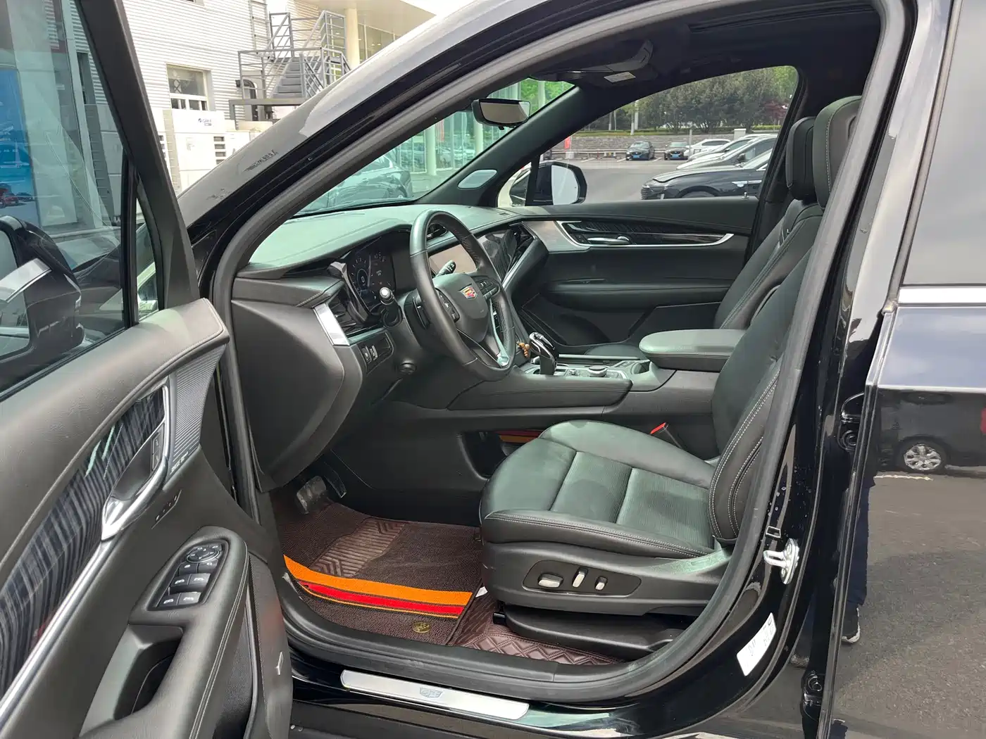 CADILLAC XT6
