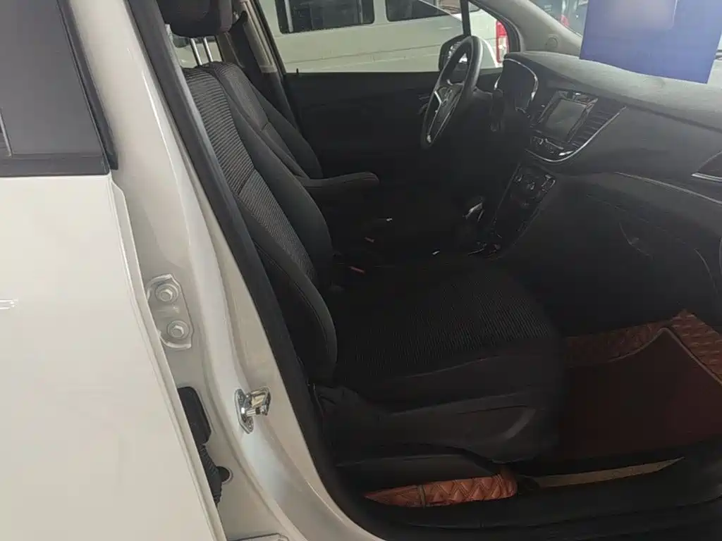 Фото 25 - Buick Encore