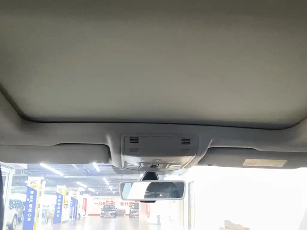VOLKSWAGEN T-ROC EXPLORING SONGS