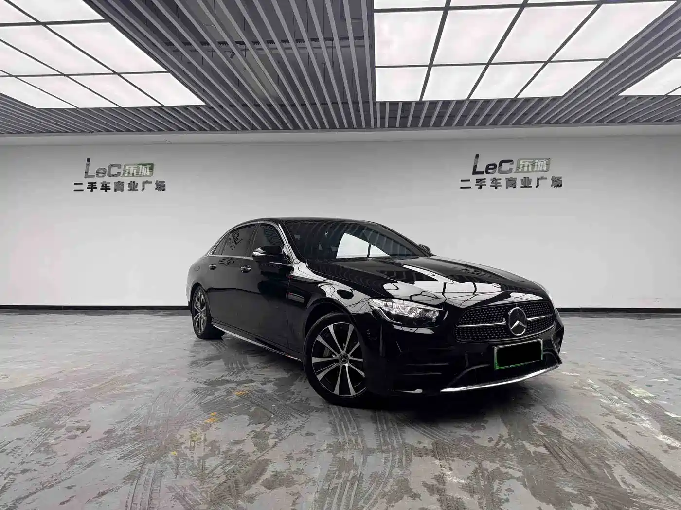 Mercedes-Benz E-Class New Energy 2023 E 350 e L Plug-in Hybrid Sport Sedan фото 3