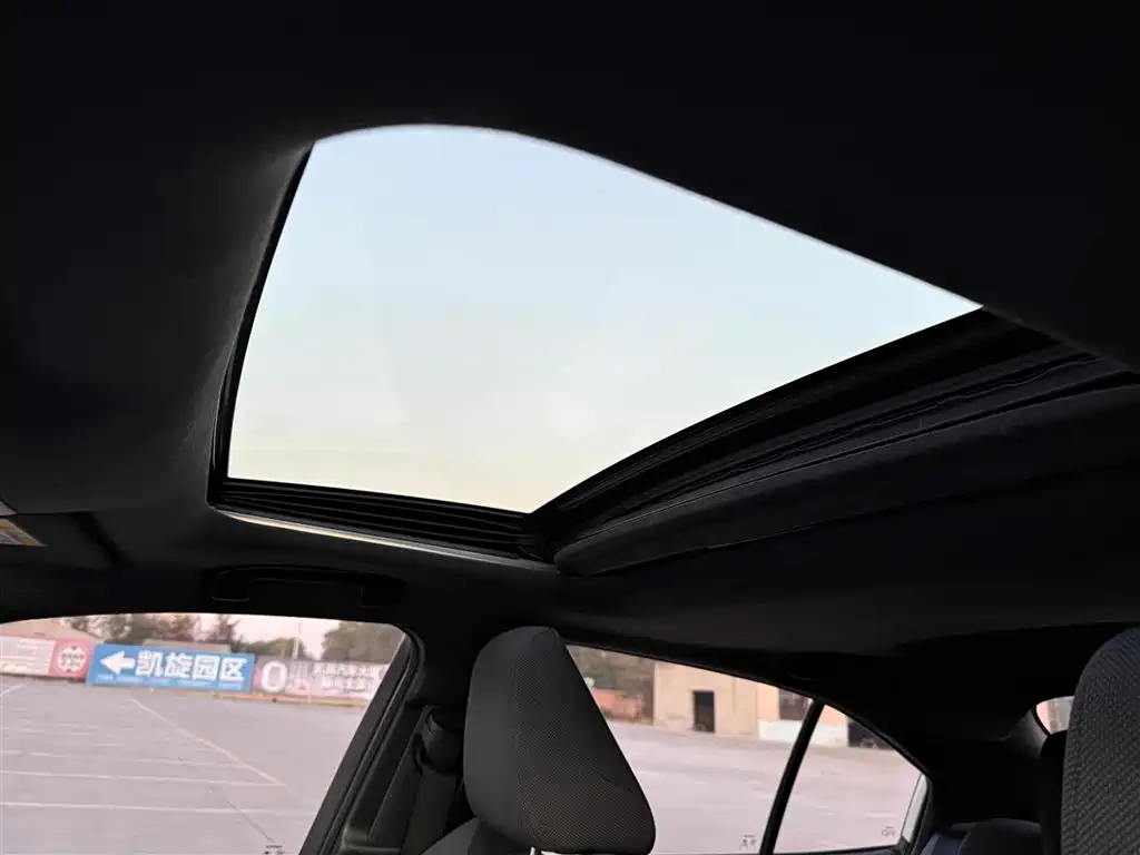 Toyota Levin 2022 185T CVT Luxury Edition фото 17