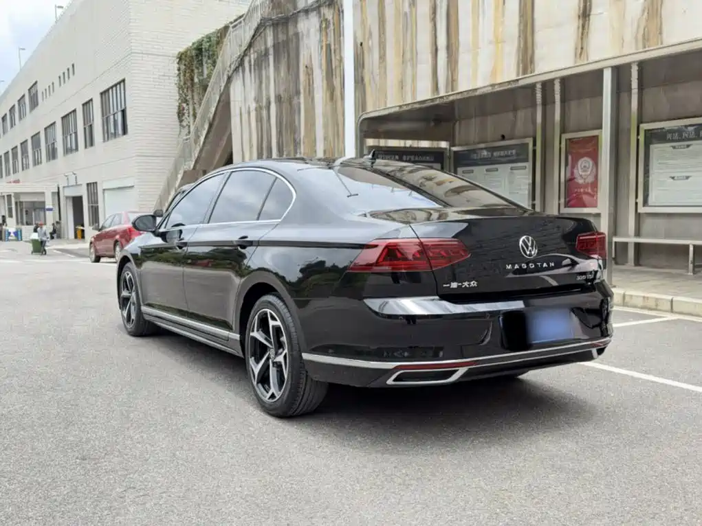 Volkswagen Magotan 2025 2025 Facelift II Public Edition 330TSI DSG Luxury