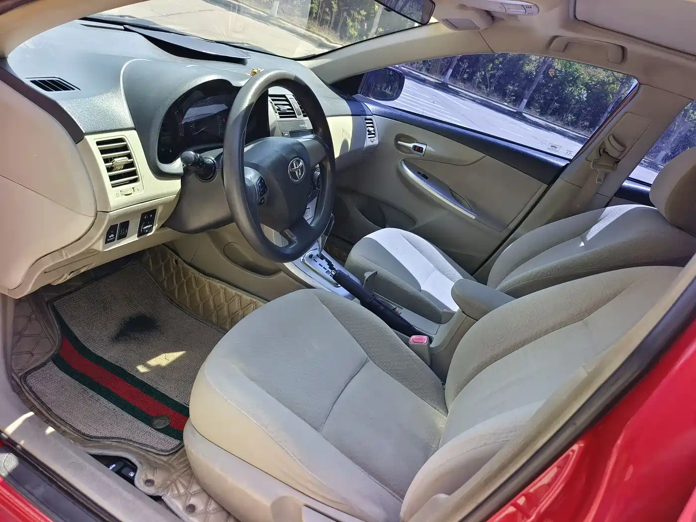 Toyota Corolla 2013 Special Edition 1.6L Automatic Cool GL фото 4