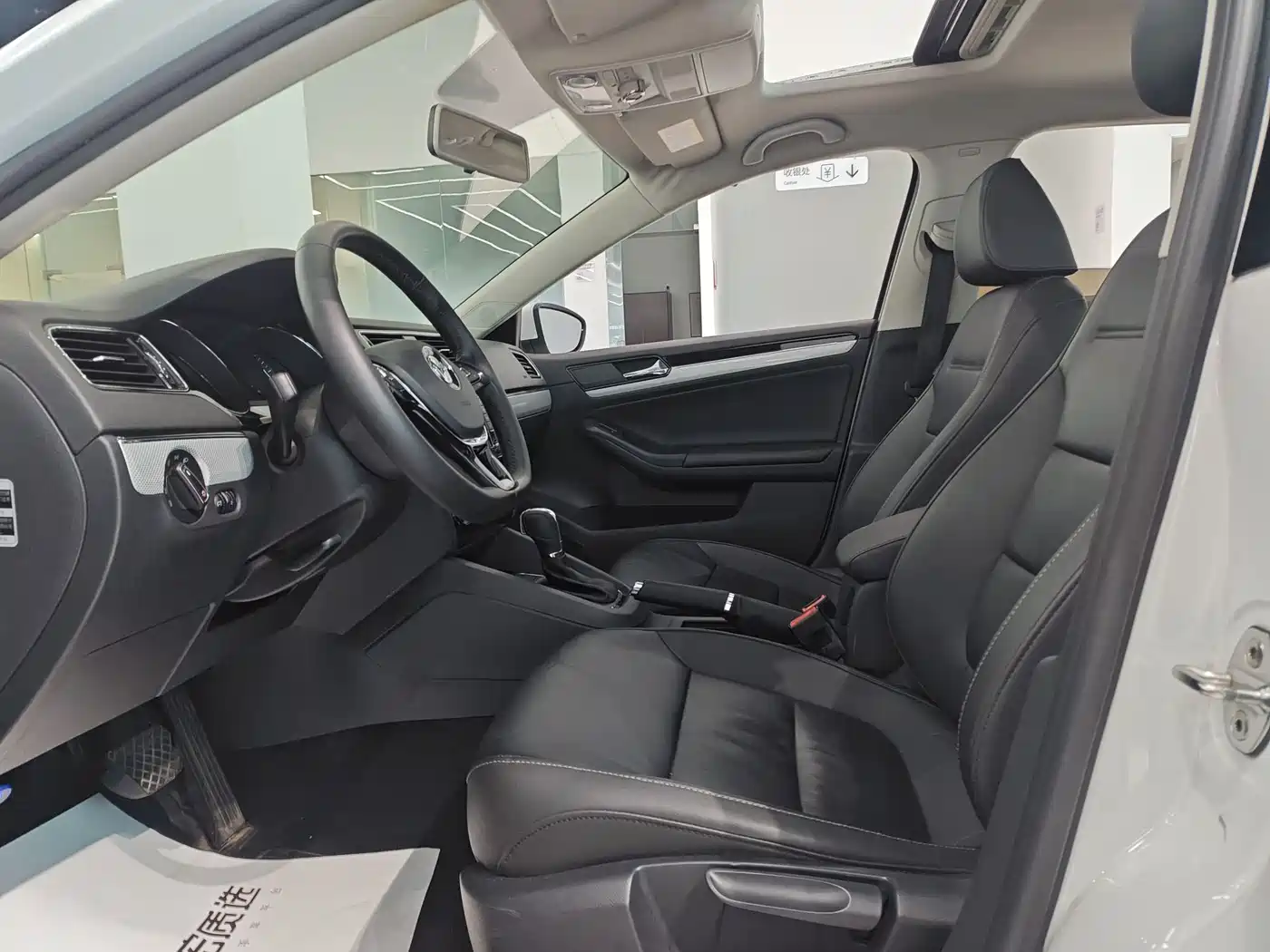 Volkswagen Sagitar 2017 230TSI Automatic Comfort фото 8