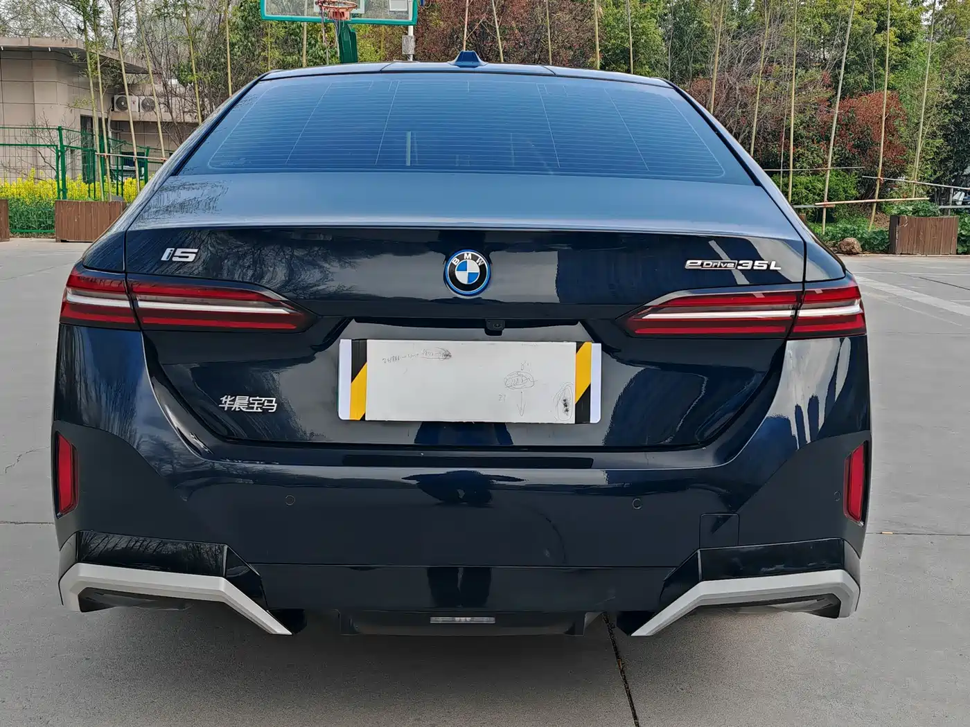 BMW I5