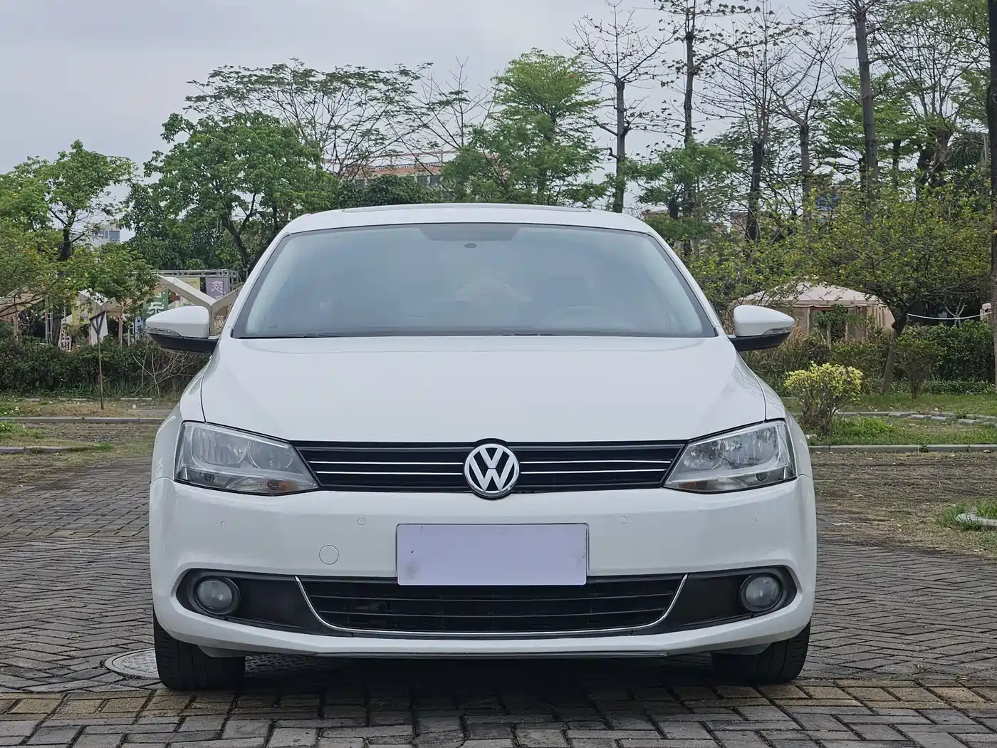 Volkswagen Sagitar 2012 1.4TSI Automatic Luxury фото 2