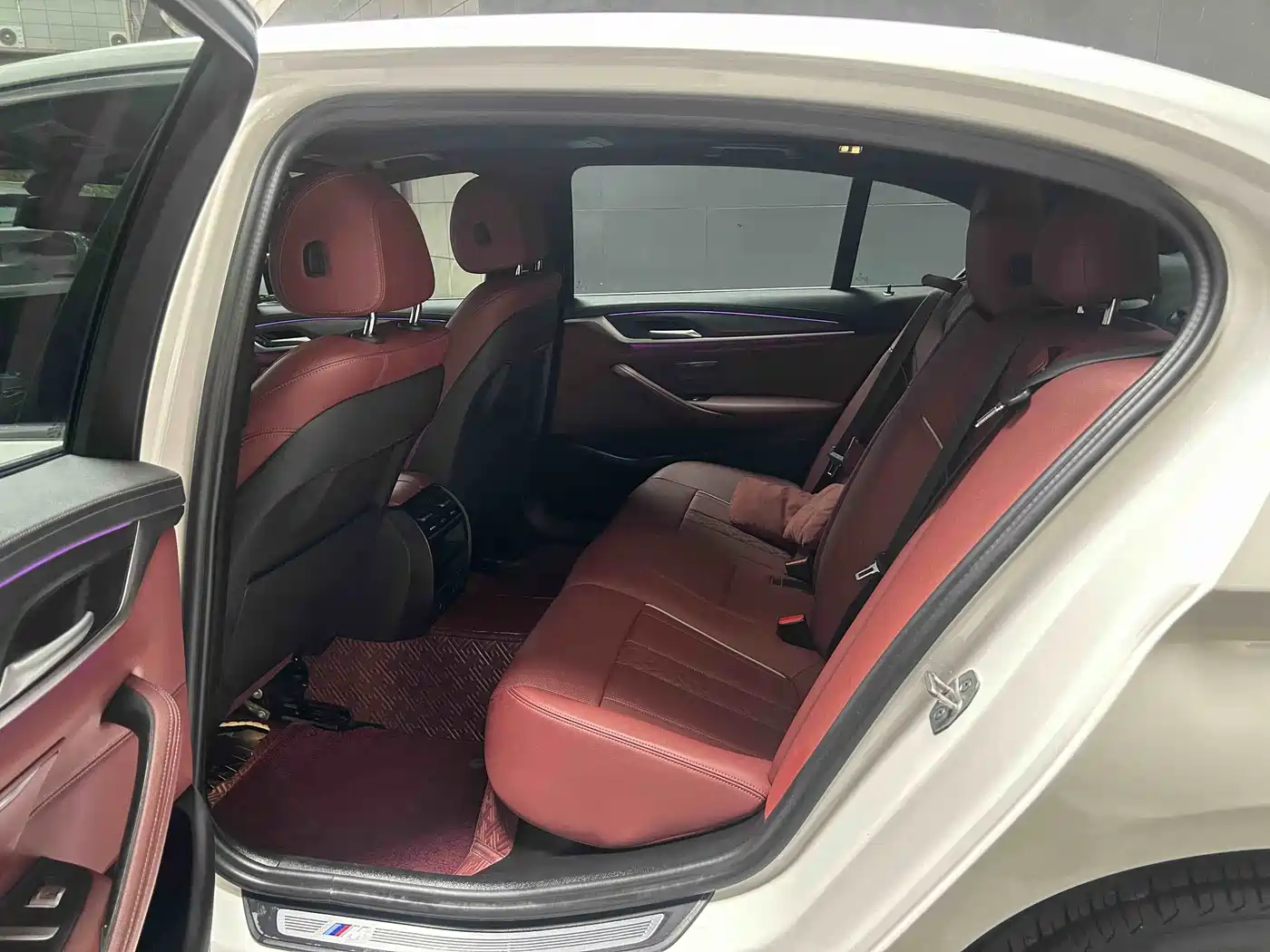 BMW 5 Series 2023 530Li Leading M Sport Package фото 8