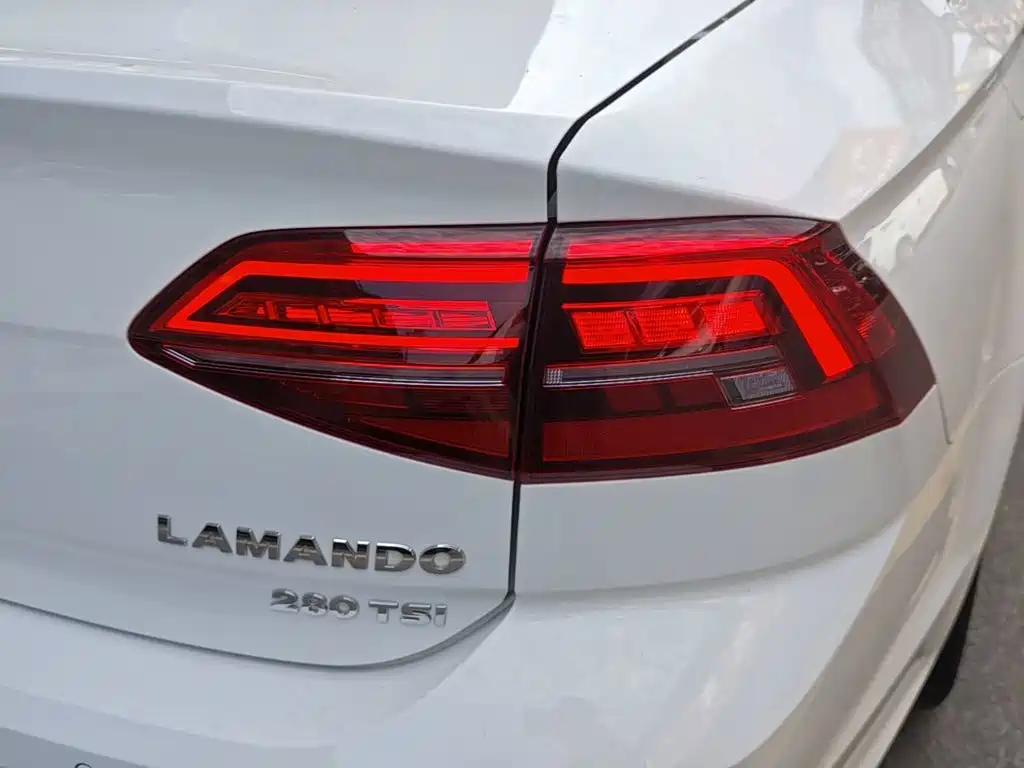 VOLKSWAGEN LINGDU